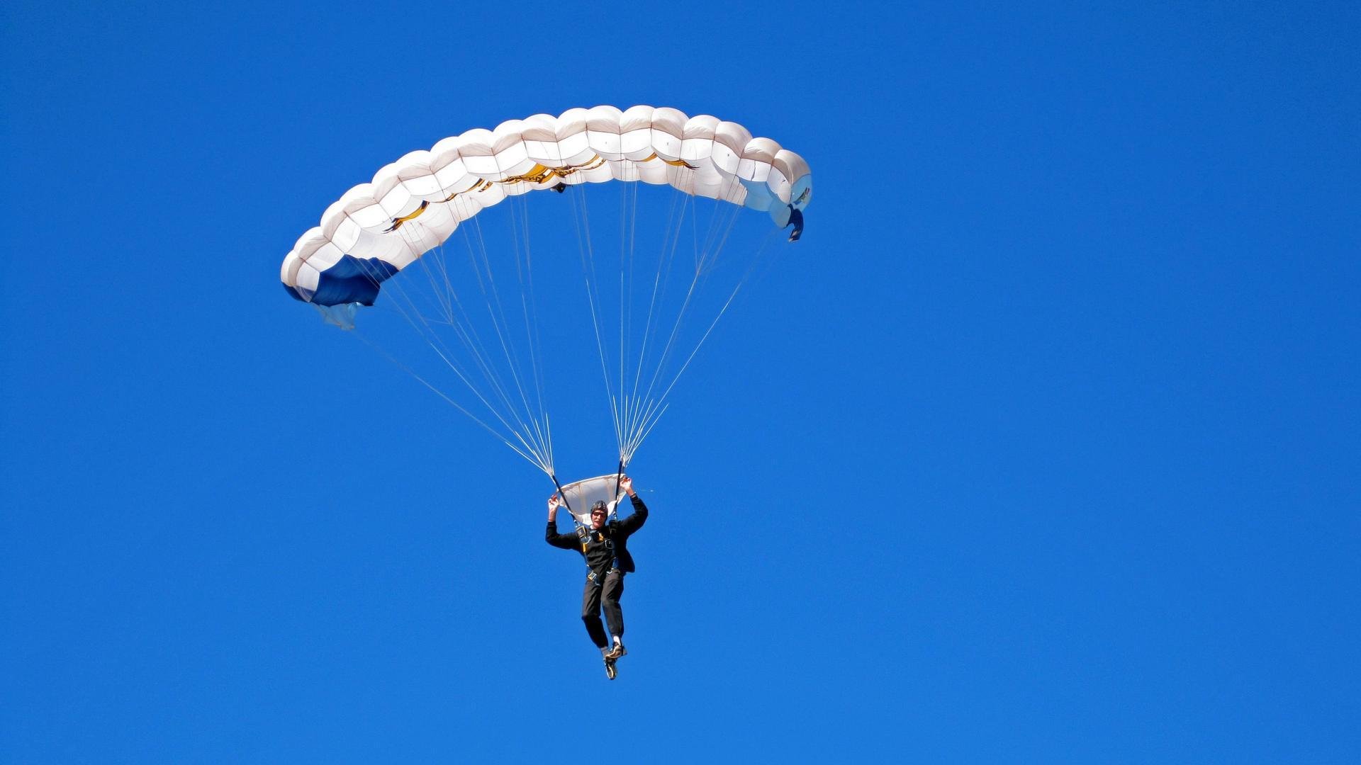 爱游戏娱乐平台-_女性运动员崭露头角，打破性别界限_，女性运动员曝光
