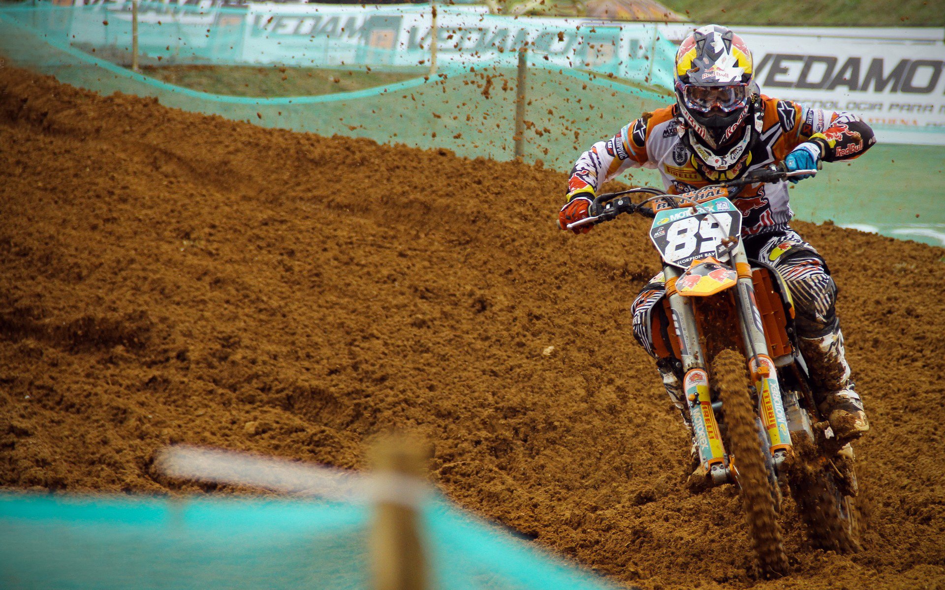 爱游戏app-巴黎圣日耳曼争冠决心坚定，中场新秀脱颖而出，巴黎圣日耳曼队首发