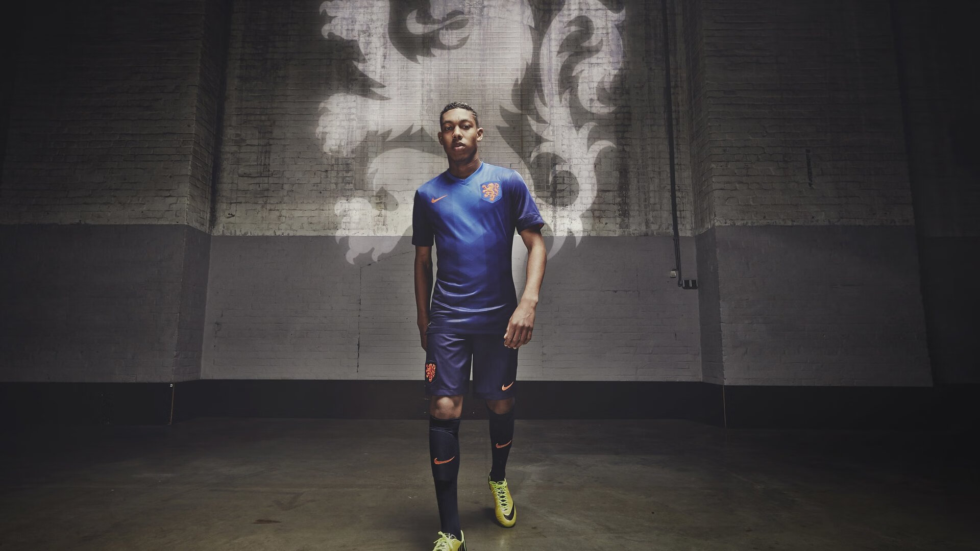 世界足球年鉴发布，盘点年度精彩时刻，世界足坛经典比赛